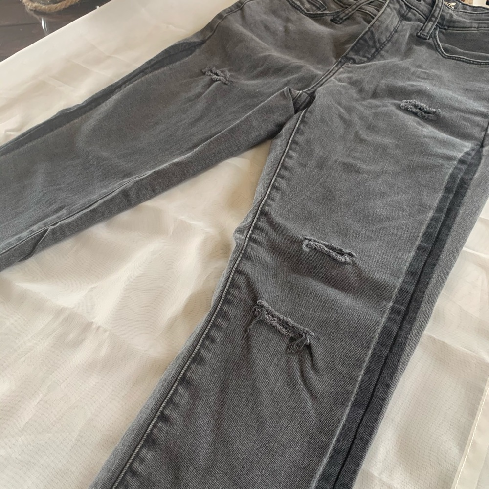 Mossimo Black Destructed Cropped Jeans - Picture 2 of 6